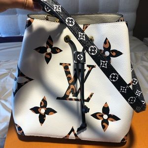 Louis Vuitton Neonoe jungle ivory